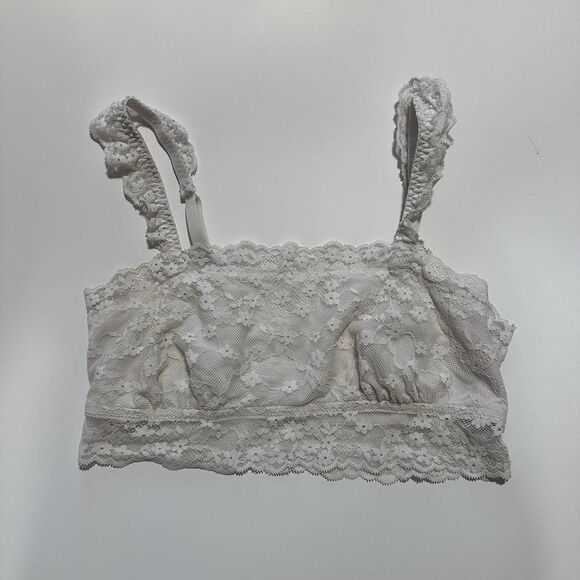 Colsie Delicate White Floral Lace Bralette medium - Picture 3 of 6